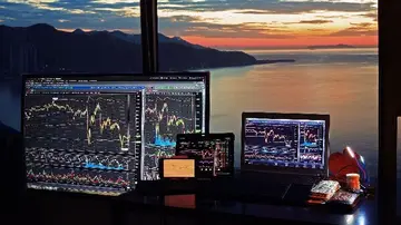 Акції починають наздоганяти раннє падіння ціни біткоїна до 60 000 доларів на тлі зростання доходності облігацій.