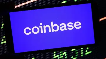 Банкір зрадив клієнтів, переказавши $932 тисячі на Coinbase за $1 тисячу+