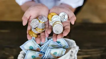 Біткойн демонструє значну активність китів: переміщено 1,162 BTC