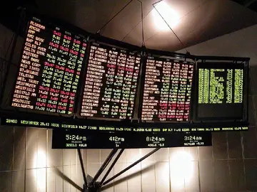 Біткойн повторно тестує підтримку 50-денного середнього; XRP ризикує зазнати ведмежого зрушення в настроях, подібного до Dogecoin