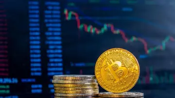 Біткойн знижується, а ефіріум, XRP, Догекоїн зростають: аналітик прогнозує, що 'BTC зросте' якщо споживча інфляція буде кращою, ніж очікувалося.