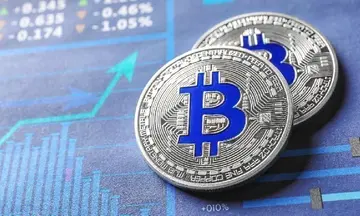 Біткоїн домінує у фінансових потоках з 2,67 млрд доларів, але все ще відстає від піку 2024 року