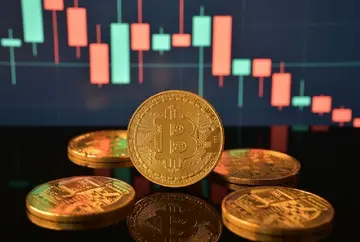 Біткоїн та Догкоїн зростають; Ефіріум та XRP падають на тлі останнього попередження Трампа щодо Ірану: аналітик каже, що 'дно' BTC ще не підтверджене