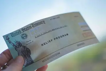 ChatGPT выбирает 2 криптовалюты для покупки на ваш чек стимулирования от IRS