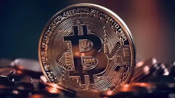 Цена биткойна едва не достигла рекордного уровня: что дальше?
