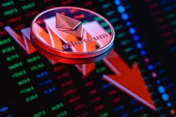 Ціна ETH опустилася нижче $2,050, оскільки графіки сигналізують про критичні зони підтримки