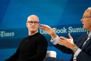 Coinbase стикається з багатомільярдною загрозою з Вашингтона, але "потеря" у правилах може захистити її доходи від стейблкоїнів