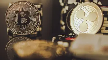 ETF на XRP перевершують ETF на біткоїн на 100%