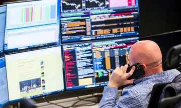 ETF Solana та XRP обирають різні шляхи, оскільки криптоінвестори активно вливаються у ринок