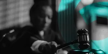 Колишні керівники Theta звинувачують генерального директора криптофірми у шахрайстві та помсті.