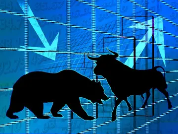 Криптовалюта превосходит Nasdaq, так как BTC становится «хеджем от изоляции США» на фоне carnage акций на $5 трлн