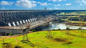 Майнінг біткойнів споживає 30% енергії Парагваю, виявили аналітики