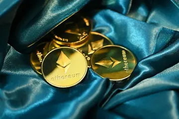 Получение экспозиции к ETH в 2025 году: Эфир возле рекордных максимумов, Том Ли предсказывает $15,000 к концу года