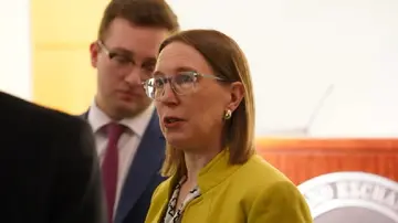 Пірс з SEC попереджає, що деякі DeFi-скарбниці та ончейн-кредитування можуть підпадати під закони про цінні папери
