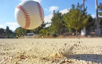 Прихована причина, чому біткойн не зріс, коли золото та срібло шаленіли