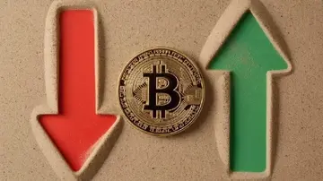 Прогнози Майкла Сейлора, Тома Лі та Артура Хейса на 2025 рік провалилися! Ось деталі