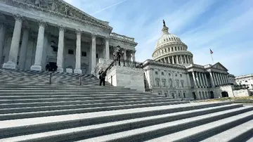 Рафік з OKX сумнівається, що законопроєкт Clarity Act буде ухвалено, попереджає, що оптимізм вже закладений у ціну біткойна