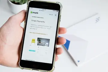 Shopify дозволить оплату USDC на Base від Coinbase для торгівців у всьому світі