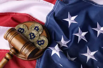 Суд США конфіскував портфелі XRP та Bitcoin вартістю 8,3 мільйона доларів у кібернегосці