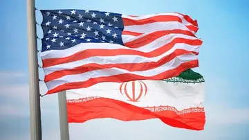 ТЕРМІНОВО: Іран заявляє, що знову закриє Ормузьку протоку — США це заперечують