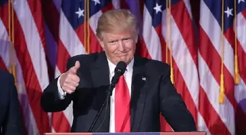 СРОЧНО! Удивительный новый шаг Дональда Трампа! Его компания подала заявку на ETF для Bitcoin и Ethereum! Вот подробности…