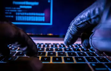 СРОЧНО: Официальный аккаунт Altcoin в X был взломан, хакер раскрывает требования