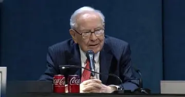 Уоррен Баффет каже, що купуватиме акції Apple, просто не в цьому ринку