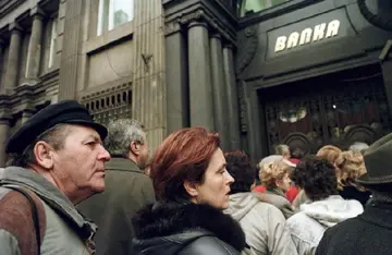 Видатки DeFi падають настільки сильно, що не можуть конкурувати з традиційним ощадним рахунком.