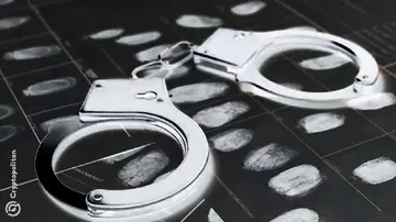 Влада США висунула обвинувачення двом індійцям за шахрайство та відмивання грошей