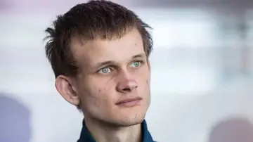 Засновник Ethereum Віталік Бутерін продає три альткоїни, свідчать дані з блокчейну.